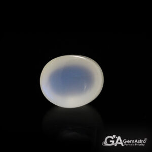 Moonstone 10.09 Carat (11.09 Ratti)