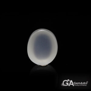 Moonstone 10.09 Carat (11.09 Ratti)