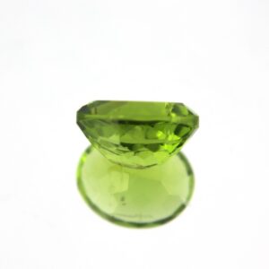 Peridot 7.65 Carat (8.5 Ratti)