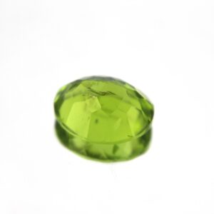 Peridot 7.65 Carat (8.5 Ratti)