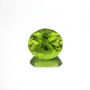Peridot 7.06 Carat (7.84 Ratti)
