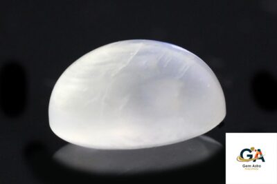 Blue Moonstone 7.67 Carat (8.43 Ratti)
