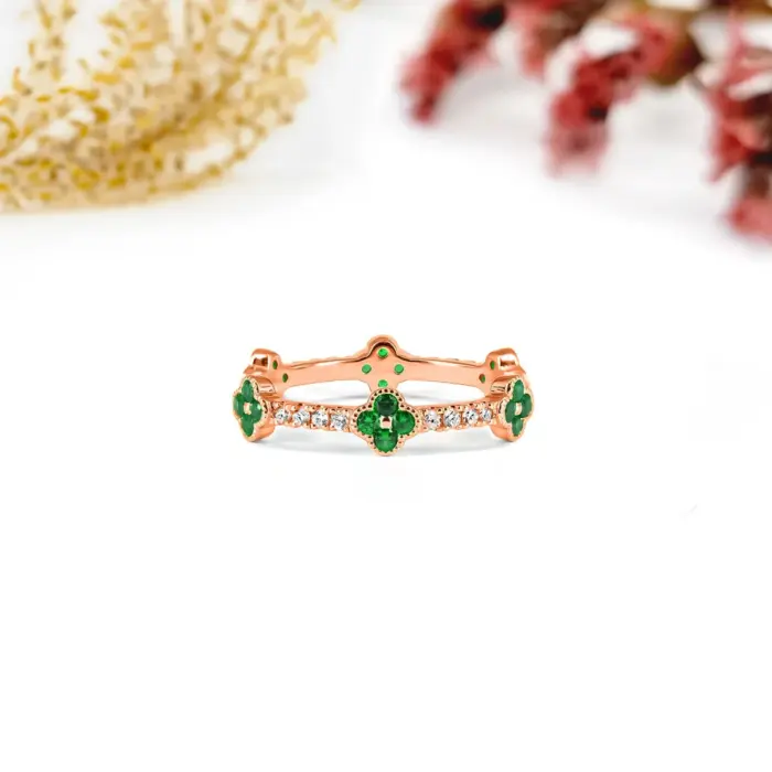 Clover Diamond Eternity Ring Gold - Image 7