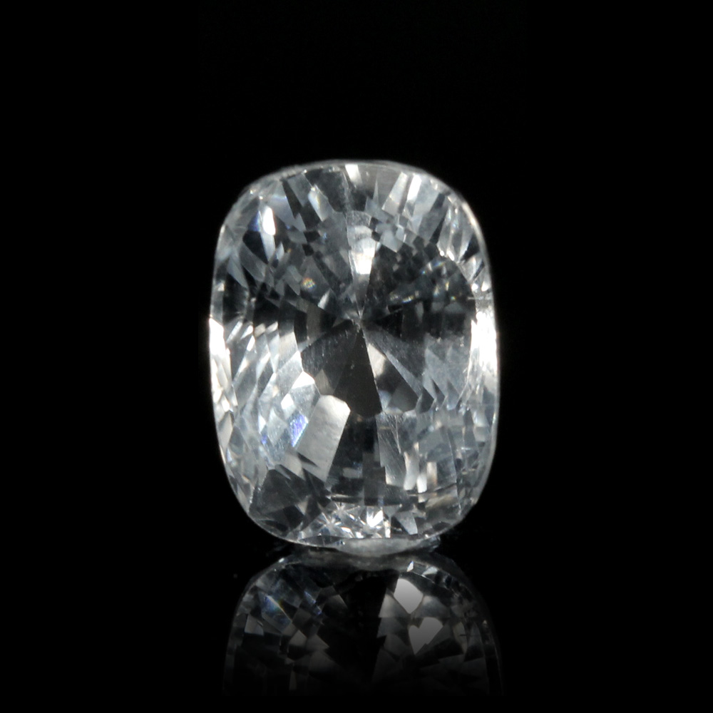 GAWT48 (1) white-topaz-8.27-carat